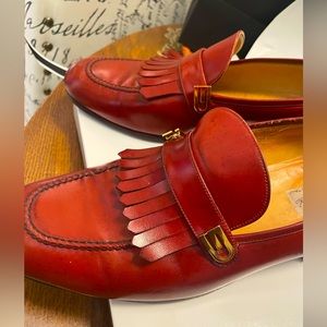 Gently Used Auténtico Gucci Loafer the size is 43 1/2 also 11